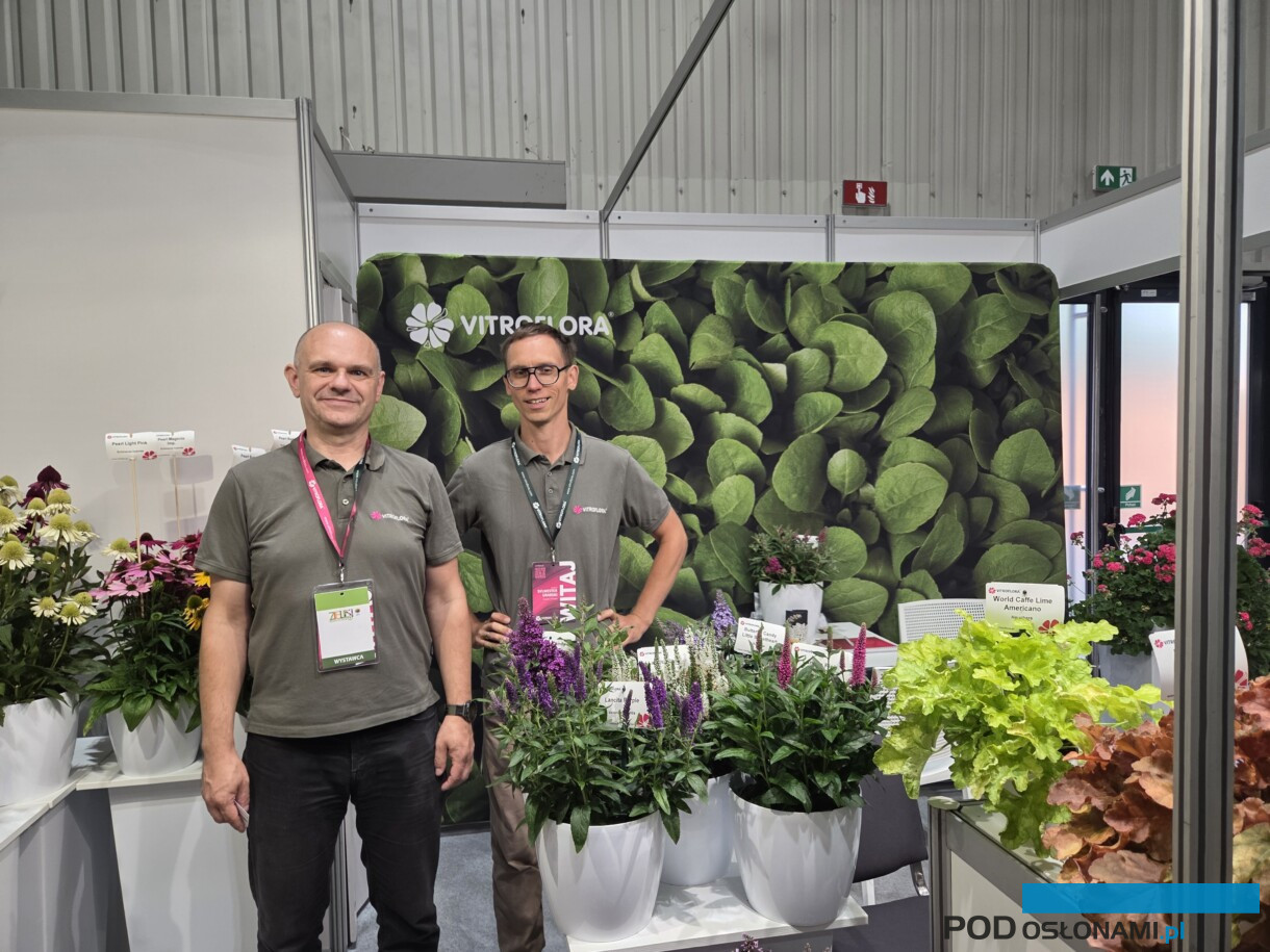 Ofertę bylin zaprezentowała m.in. firma Vitroflora - od lewej Maciej Biesiada i Sylwester Grabski (fot. A. Wize)