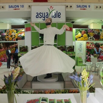 Fragment stoiska spółki Asya Lale/Floreks, która specjalizuje się w produkcji i sprzedaży cebul kwiatowych, fot. 1-8 A. Cecot