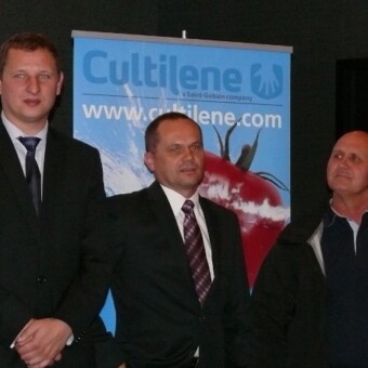 Od lewej: Marcin Grosner, Zbigniew Chuchnowski oraz Władysław Tokarczyk z Syngenty 