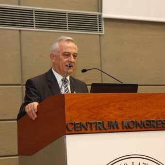 O tym, że jubileusz 45-lecia Wydziału Ogrodnictwa zbiega się z jubileuszem 60-lecia Uniwersytetu Rolniczego w Krakowie mówił z kolei prof. dr hab. Włodzimierz Sady, rektor tej uczelni