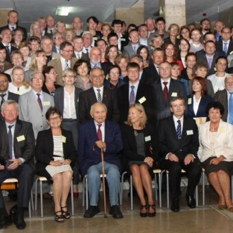 Uczestnicy Ogólnopolskiej Ogrodniczej Konferencji Naukowej pt. "Ziemia Roślina Człowiek" i towarzyszącego jej jubileuszu 45-lecia Wydziału Ogrodniczego UR w Krakowie