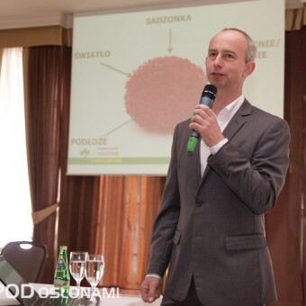 Tomasz Soberka omówił zasady uprawy chryzantem