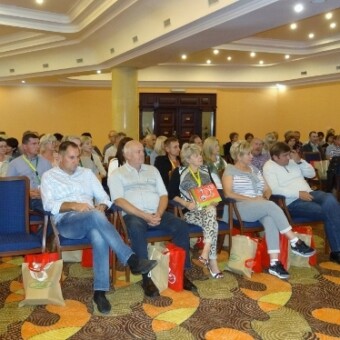 fot. 2-4 Uczestnicy podczas wykładów