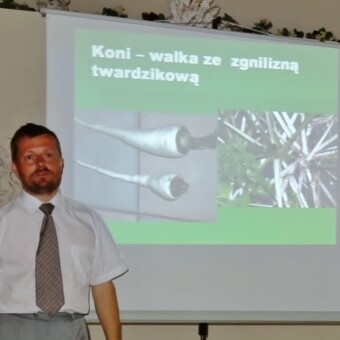 Tomasz Marasik podczas wykładu... 