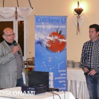 Paweł Bonarek (z lewej) i Ivan Casteels z firmy Cultilene mówili o nowych podłożach z wełny mineralnej