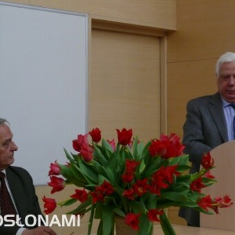 W dyskusji głos zabrał m.in. prof. dr hab. Andrzej Libik, z lewej prof. dr hab. Włodzimierz Sady