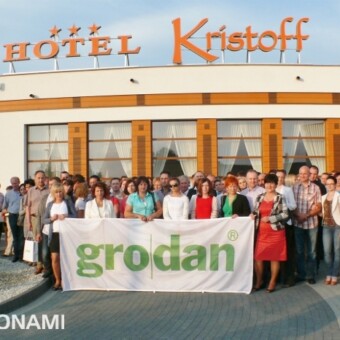 Tradycją spotkań firmy Grodan jest grupowe zdjęcie uczestników, fot. 1-12 A. Wize 