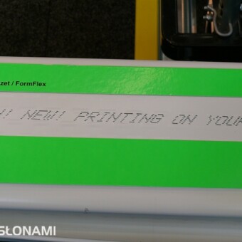 Rynna z nadrukiem ułatwia równomierne układania mat (Metazet/Formflex)