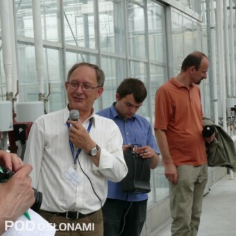 Prof. dr hab Stanisław Kaniszewski mówił m.in. o badaniach nad podłożem z włókien odpadowych z przemysłu tekstylnego  