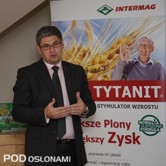Piotr Lubaszka, dyrektor handlowy, omówił wpływ tytanu na rośliny