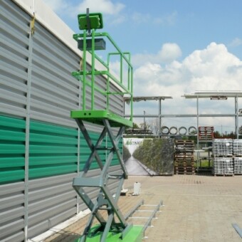 Wózek automatyczny z hydraulicznym podnośnikiem nożycowym