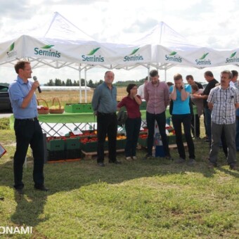 Spotkanie otworzył szef polskiego oddziału Monsanto Vegetable Seeds, Ferdi Veenstra 