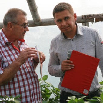 Spotkanie było okazją do wymiany informacji - Mieczysław Sado (firma Sado Sp.j. z Sandomierza) oraz Kamil Bartkowski 