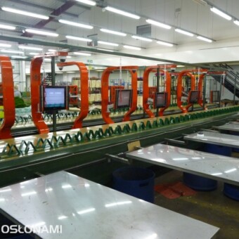 Linia do przygotowywania bukietów z kwiatów równej długości (f .Potveer), fot. Potveer